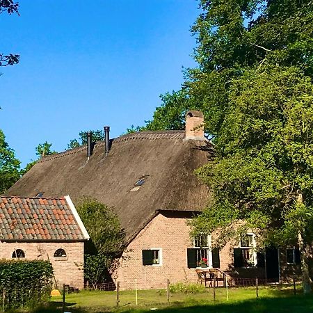 Aan De Dwarsweg Hotel Uffelte Bagian luar foto