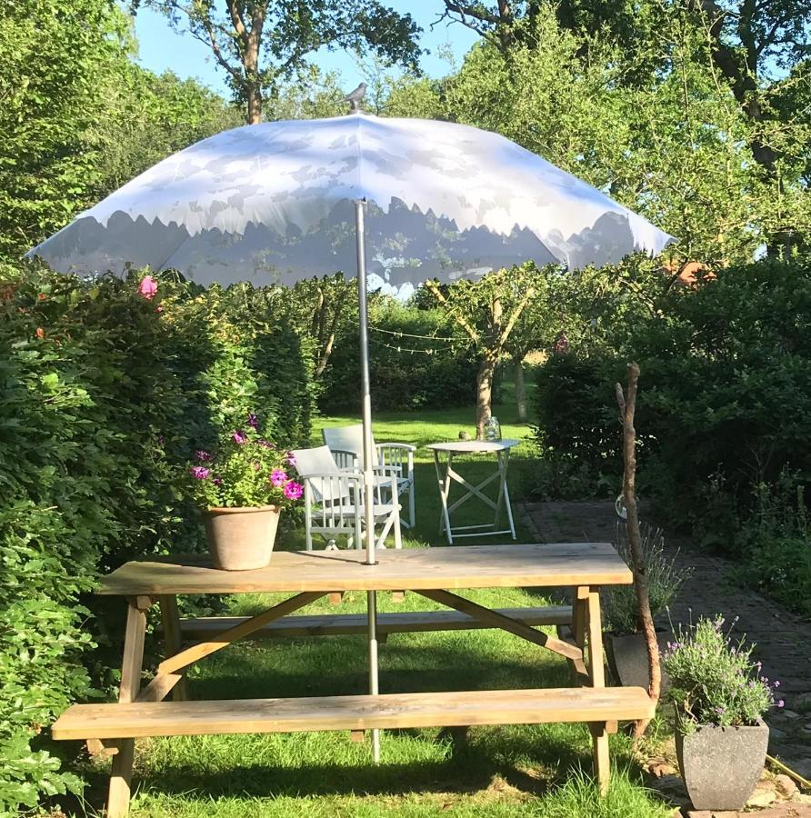 Aan De Dwarsweg Hotel Uffelte Bagian luar foto