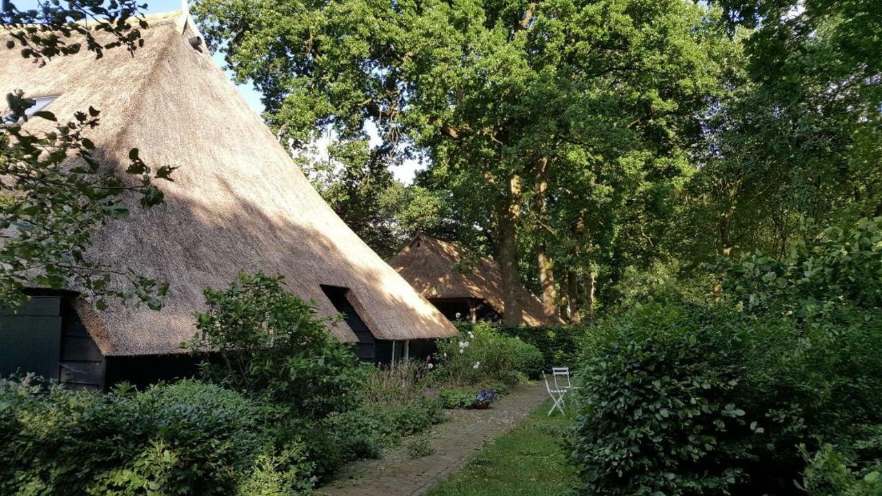 Aan De Dwarsweg Hotel Uffelte Bagian luar foto
