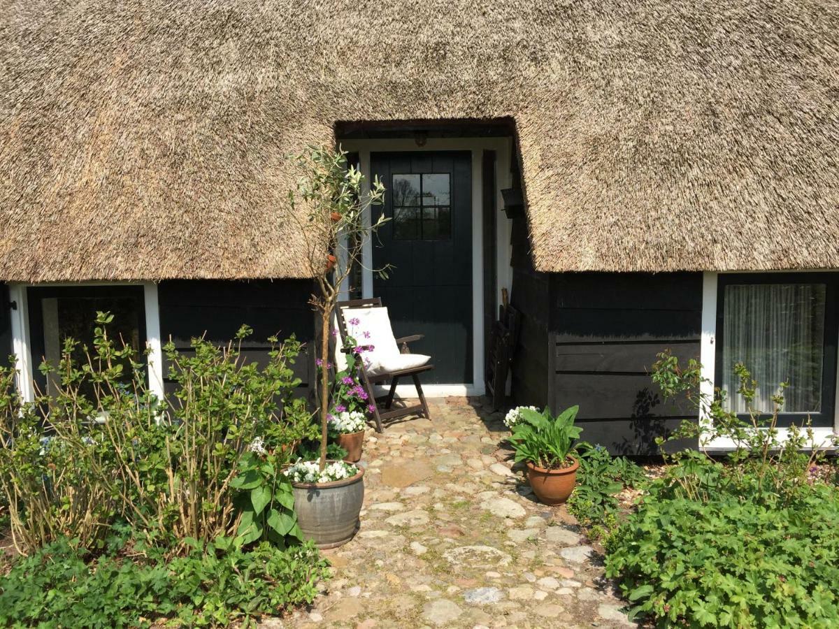Aan De Dwarsweg Hotel Uffelte Bagian luar foto