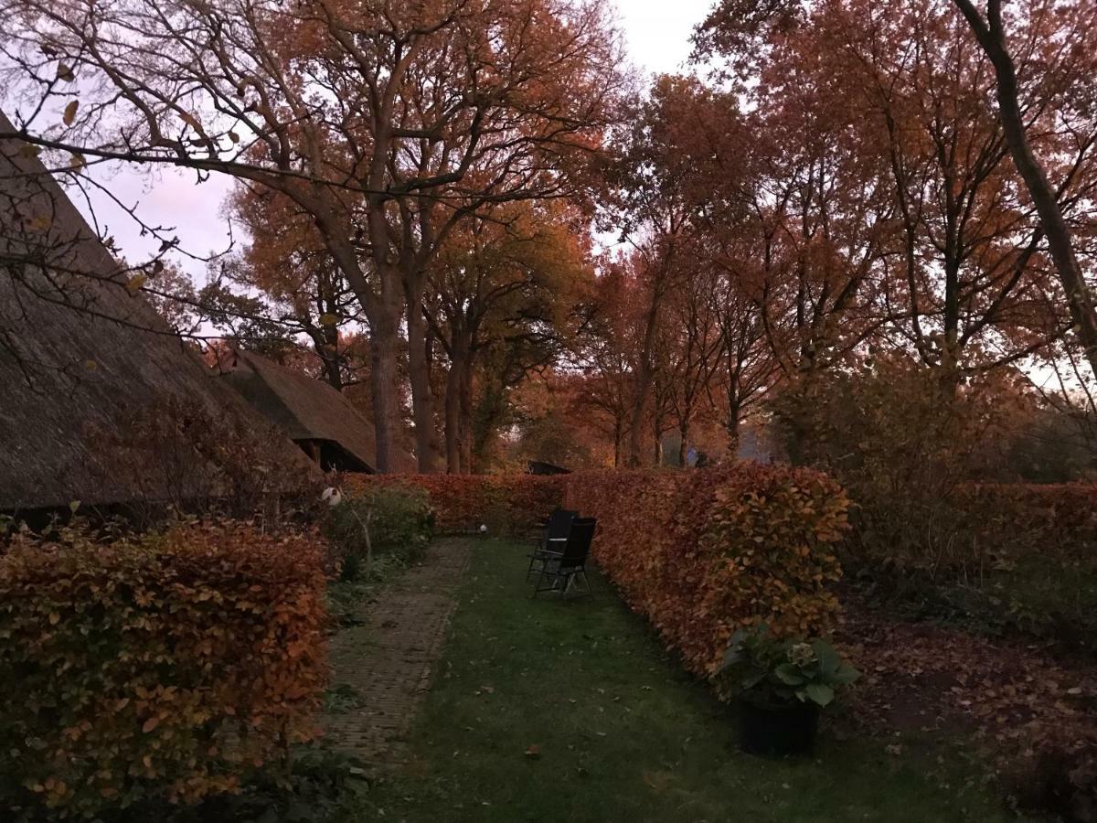 Aan De Dwarsweg Hotel Uffelte Bagian luar foto